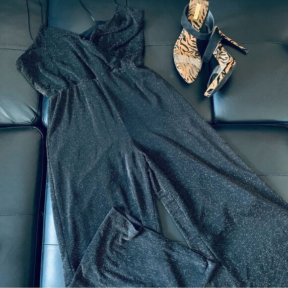 HOUSE OF HARLOW BLACK JUMPSUIT - Picture 4 of 10